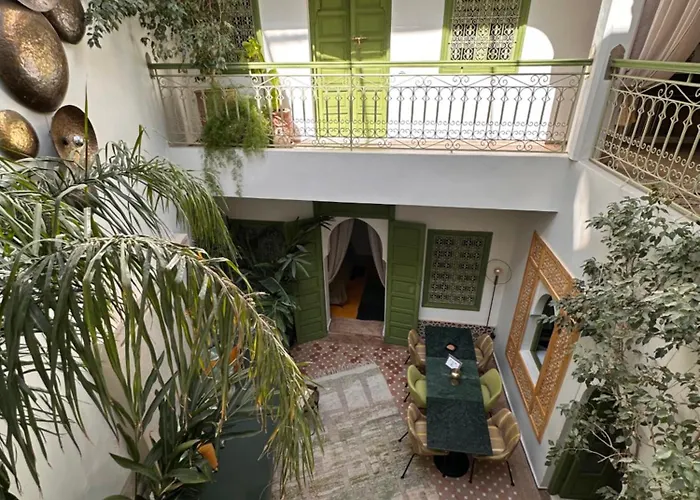 Riad Dar Adal exclusivité 2 à 6 personnes petit déjeuner compris place jemaa El fna